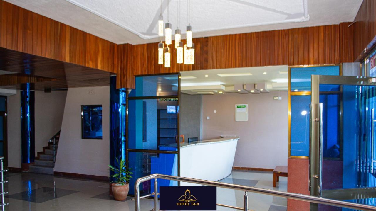 Hotel Taji ナニュキ エクステリア 写真