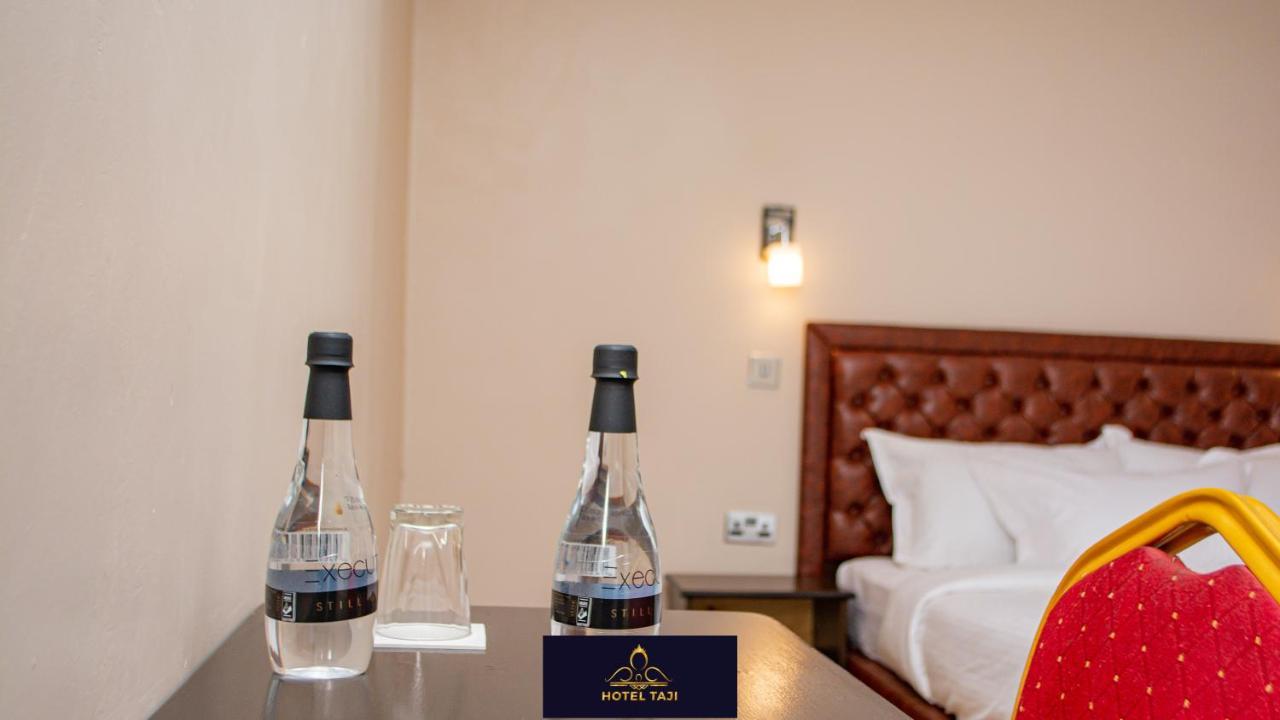 Hotel Taji ナニュキ エクステリア 写真