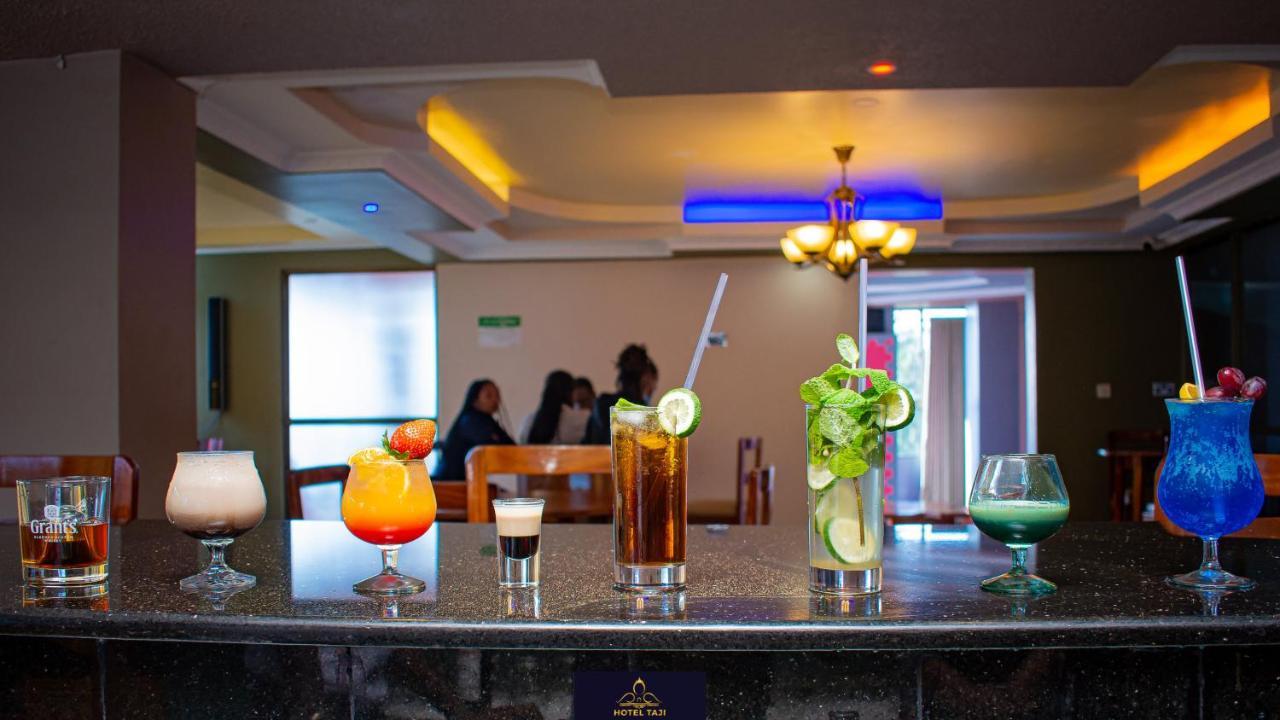 Hotel Taji ナニュキ エクステリア 写真